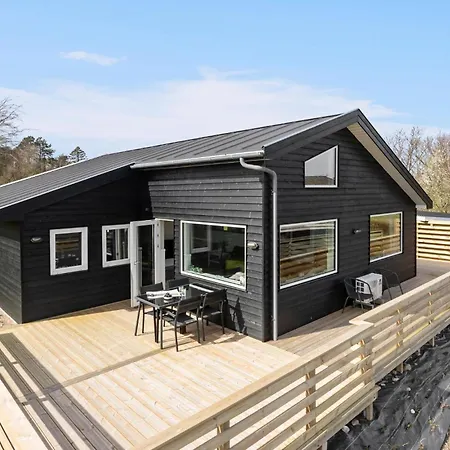 Holiday home 4 Bedroom Gorgeous In Ebeltoft
